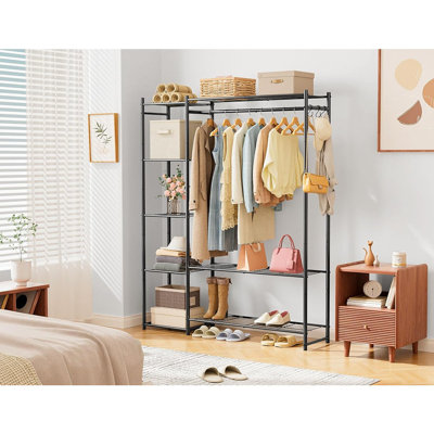 Portemanteau portatif avec 4 tablettes