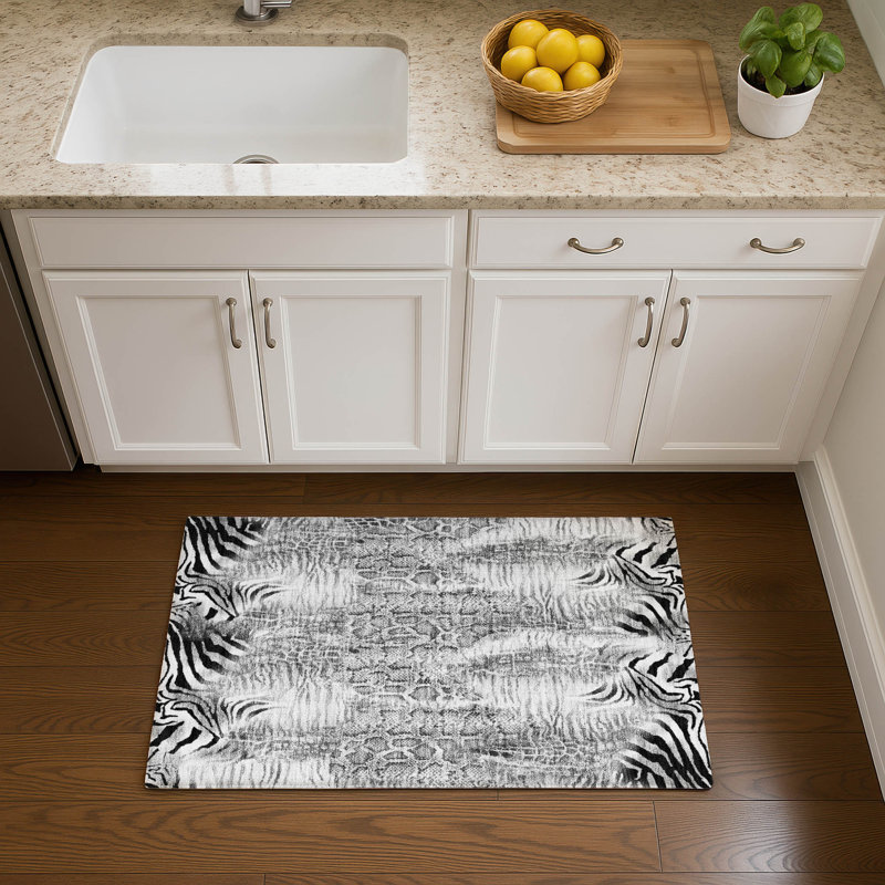 Premium Machine Washable Mayfield  Animal Rug, 1'8" x 2'6", Gray
