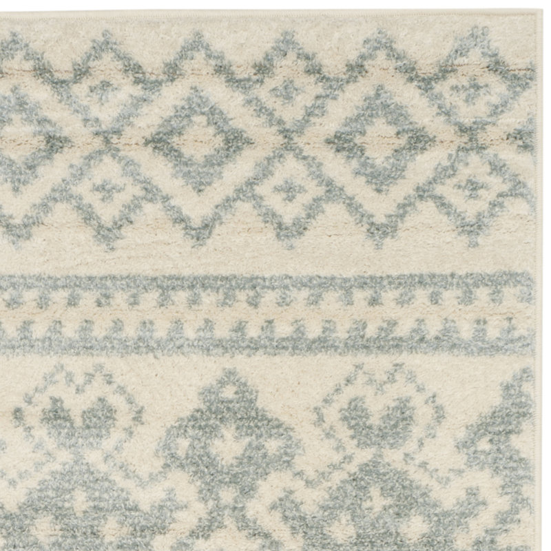 Wynn Southwestern Indoor/Outdoor Rug, Runner 2'6" x 10'