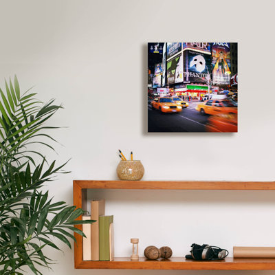 «NYC Taxis» par Nina Paponcek, art mural sur toile