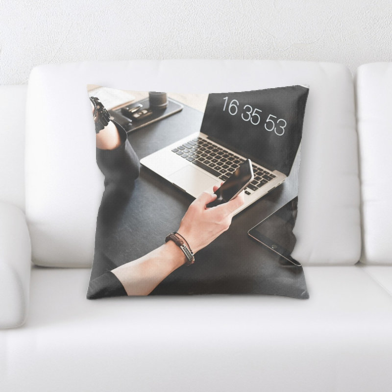 Coussin décoratif à accoudoirs
