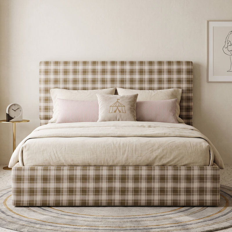 Lit plateforme tapissier Modern Farmhouse avec tête de lit écossaise et rangement relevable, Grand lit