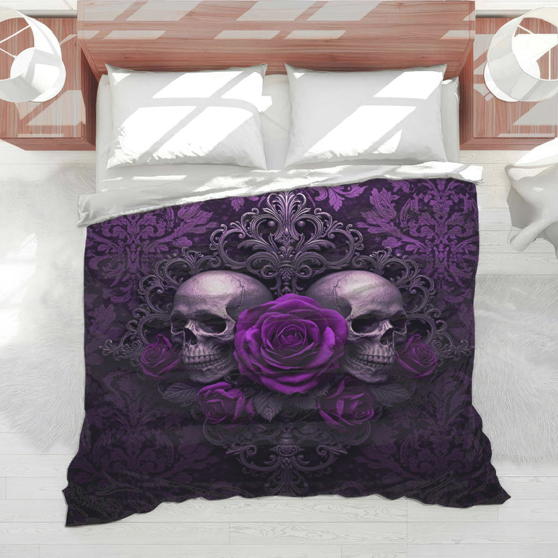 Édredon mauve avec têtes de mort et roses, Lit simple