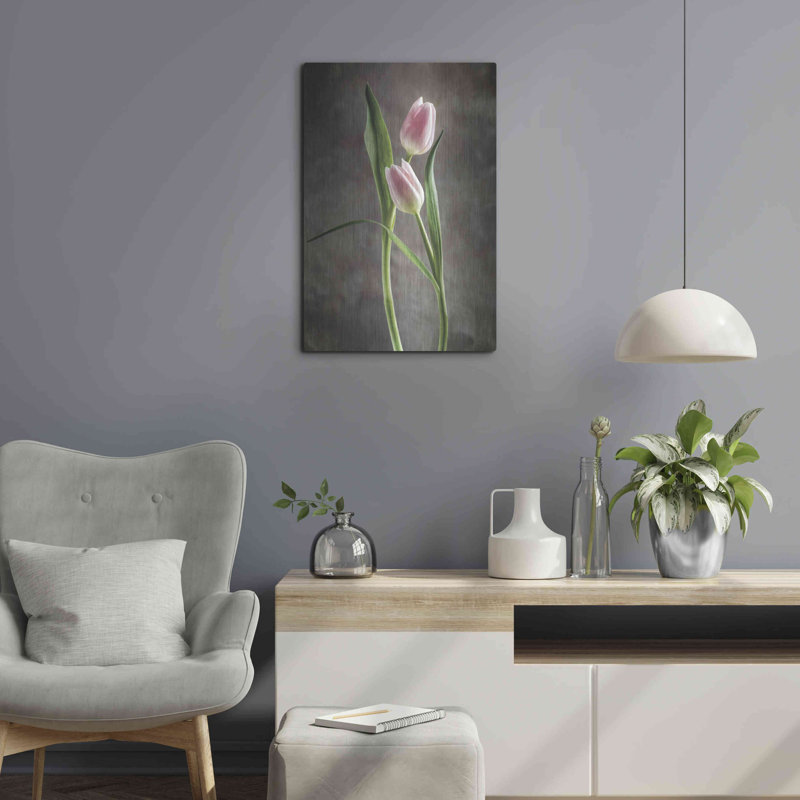 «Spring Tulips VI» par Debra Van Swearingen, H 24 po x l 16 po