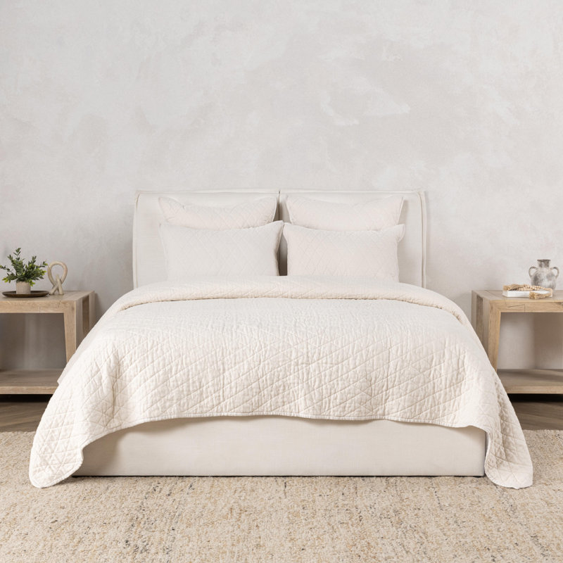 Vintage Lana Quilt, King Quilt + 3 Shams