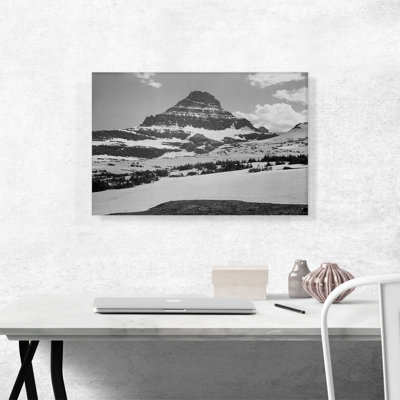 «Mountains from Logan Pass Glacier National Park Montana» par Ansel Adams - reproduction de photo sur toile tendue