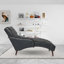 Chaise longue intérieure capitonnée à boutons en polyuréthane-124121590