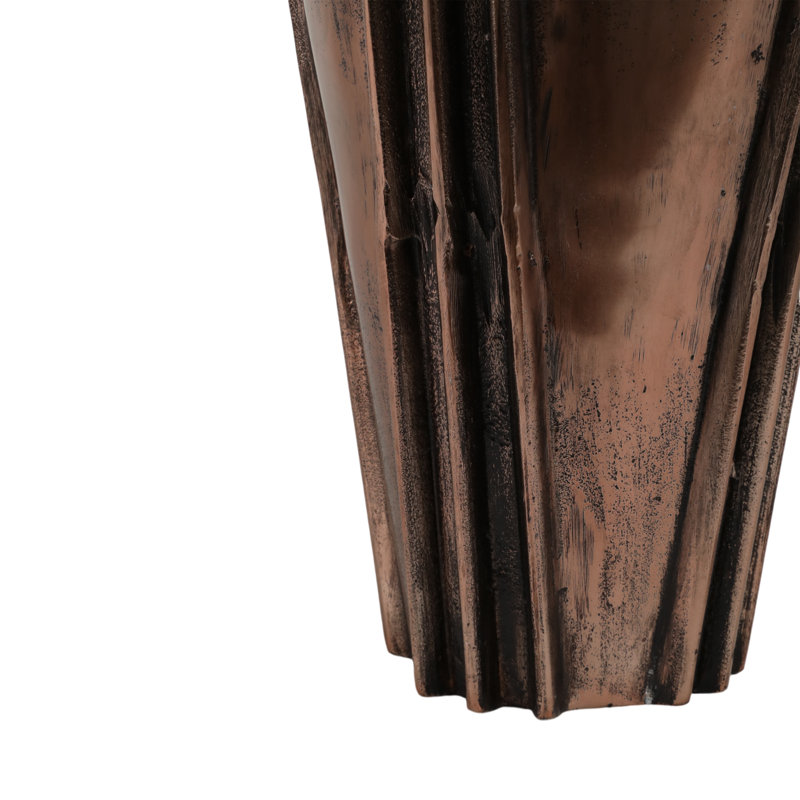 Vase sculptural en métal sculpté pour salon, H 17 po x l 9 po x P 9 po