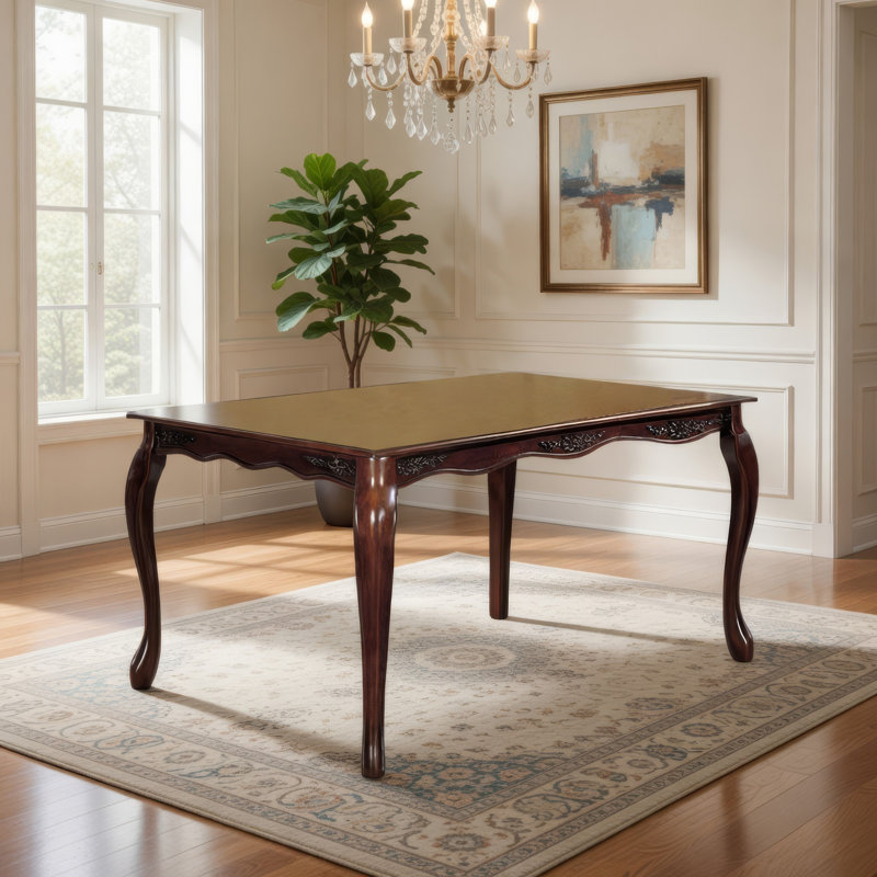 Table de salle à manger en bois avec accents floraux sculptés et pieds cabriole, brun
