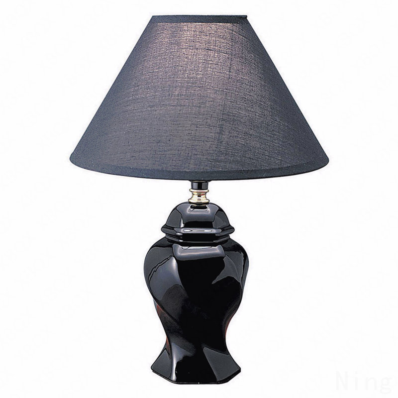 Lampe de table haute 13 po en céramique, en forme d'urne avec finition noire, abat-jour en lin