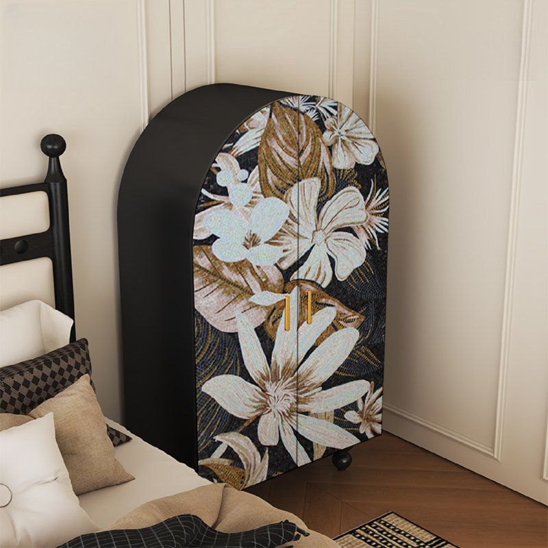 Armoire arquée avec tablettes et portes