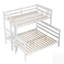 Lit superposé simple au-dessus de grand lit en bois robuste avec échelle, parfait pour économiser de l'espace et un usage familial