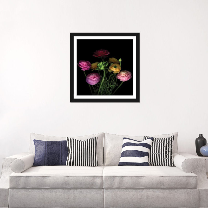 «Say It with Flowers I», reproduction de photo sur toile tendue, H 24 po x l 24 po x P 1 po, Papier d'art encadré noir, Blanc