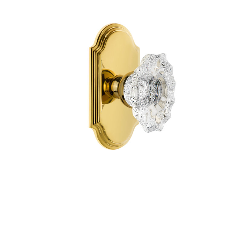 Fausse plaque Grandeur, Laiton intemporel