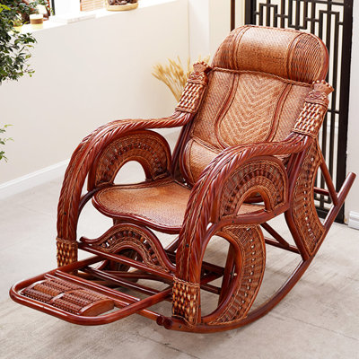 Chaise berçante élégante en rotin naturel