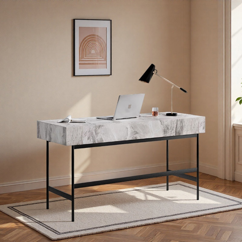 Bureau d'écriture gris clair et blanc clair, H 29,92 po x l 62,99 po x P 23,62 po