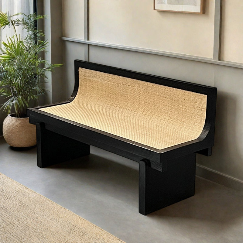 Banc noir moderne et simple