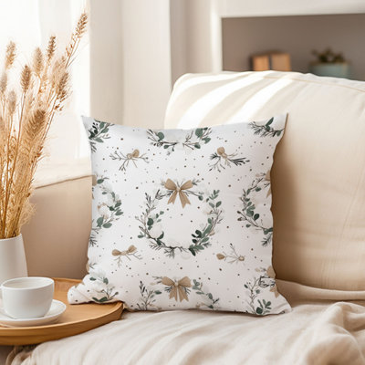 Holiday Christmas Wreath Pattern I Cottage Throw Pillow Cover