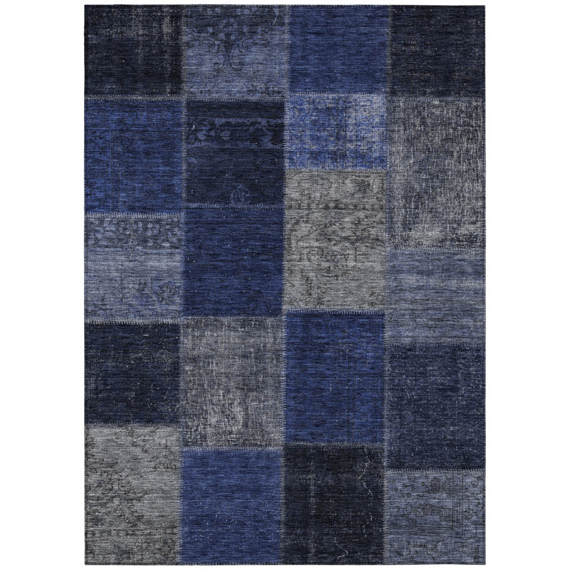 Tapis intérieur / extérieur lavable en patchwork bleu marine et bleu denim HomeRoots 3 pi x 5 pi