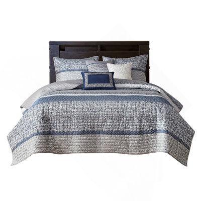 6-Piece Reversible Jacquard Quilt Set, Navy King/Cal King with Throw Pillows