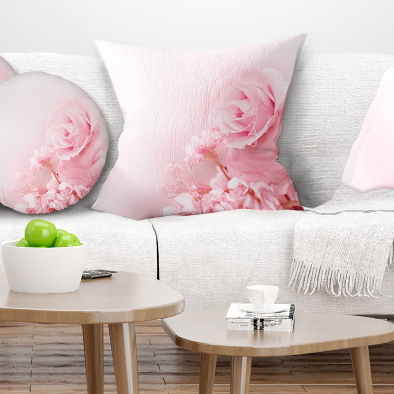 «Beautiful Rose In Magic Light» - coussin imprimé Portrait, 16 po x 1 po, Coussin décoratif