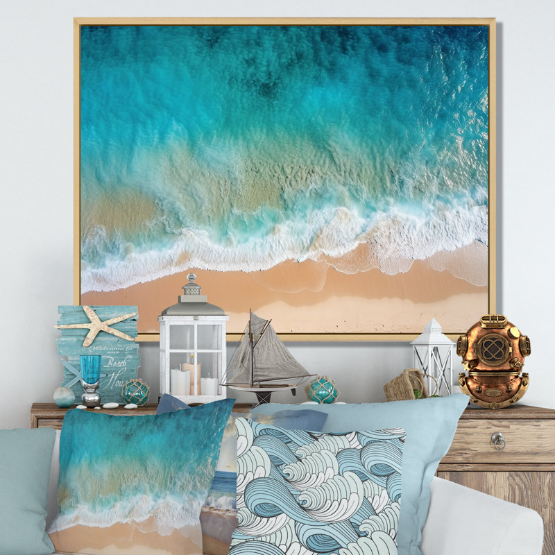 Vue aérienne de la plage bleue «Blue Tranquility» - art mural plage, Cadre flottant brun, H 16 po x l 32 po x P 1 po