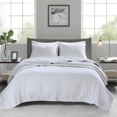 Full/Queen Size 3 Piece White Quilt - Reversible With Cotton Fill, Microfiber Fabric, For A Gleaming Bedroom Soft Filled Quilt, Summer And Cold Weather, Matching Shams Included, Machine Washable