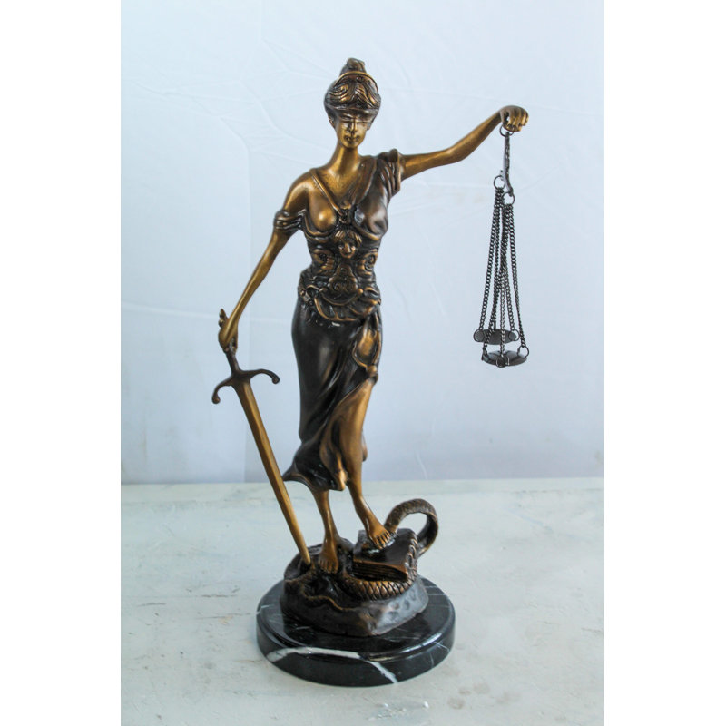 Statue en bronze Nifao Lady Justice - Sculpture d'intérieur / d'extérieur avec balances équilibrées, serpent sur base en marbre, fonte à la cire perdue fabriquée à la main, décor classique pour cabinets d'avocat et collectionneurs 9 po x 6 po x H 16 po