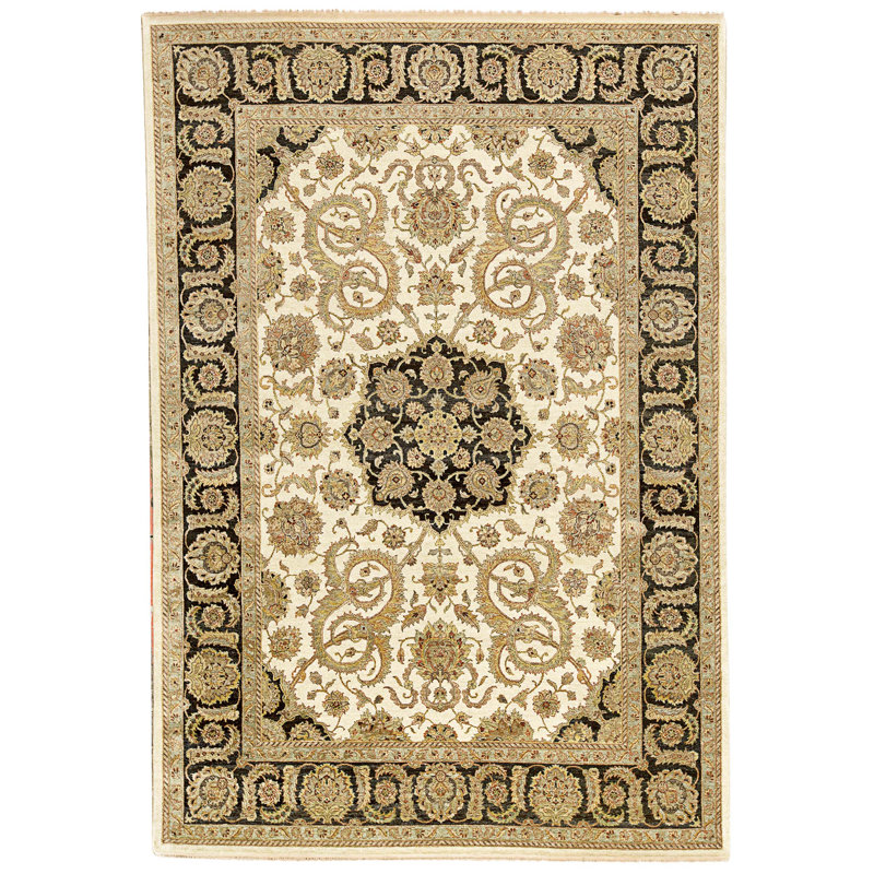 Hand Knotted Wool Area Rug in Ivory And Black