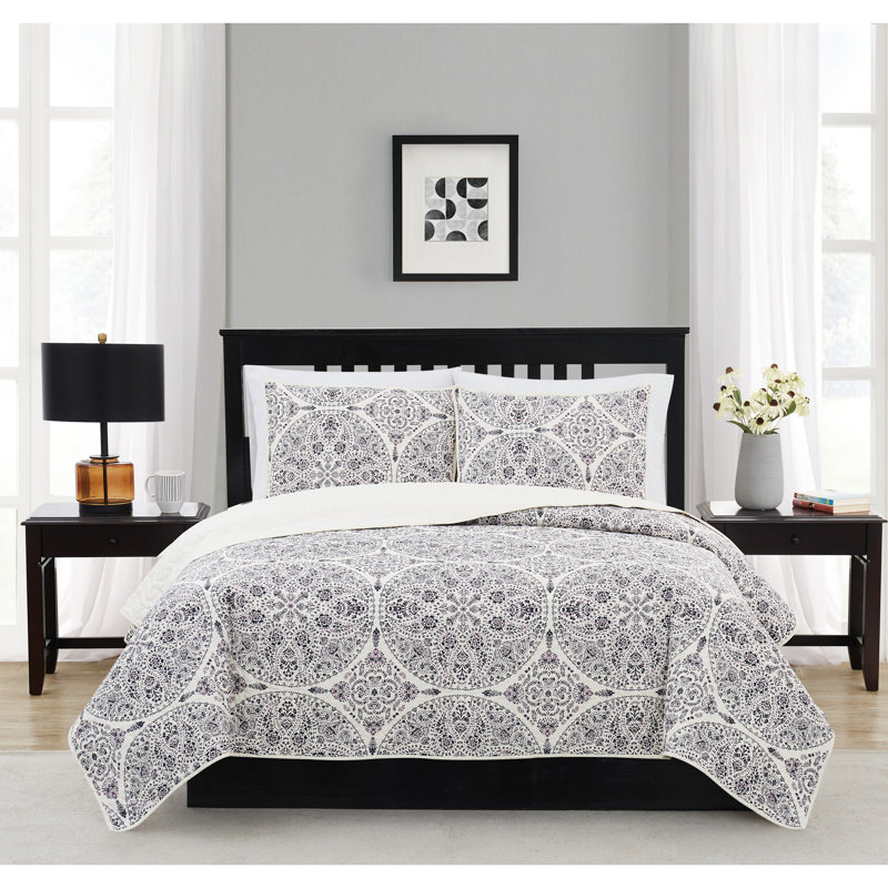 Ornate Traditional Geometric Shapes Quilt, Twin Quilt + 1 Standard Sham, Grey