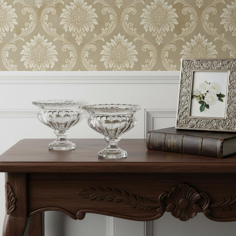 Ensemble de deux vases de table en verre