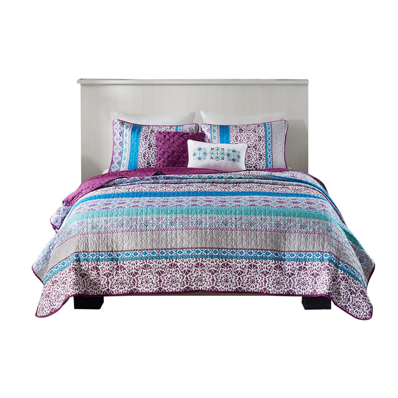 Merewen Reversible Quilt Set with Throw Pillows, Full/Queen Quilt + 3 Additional Pieces