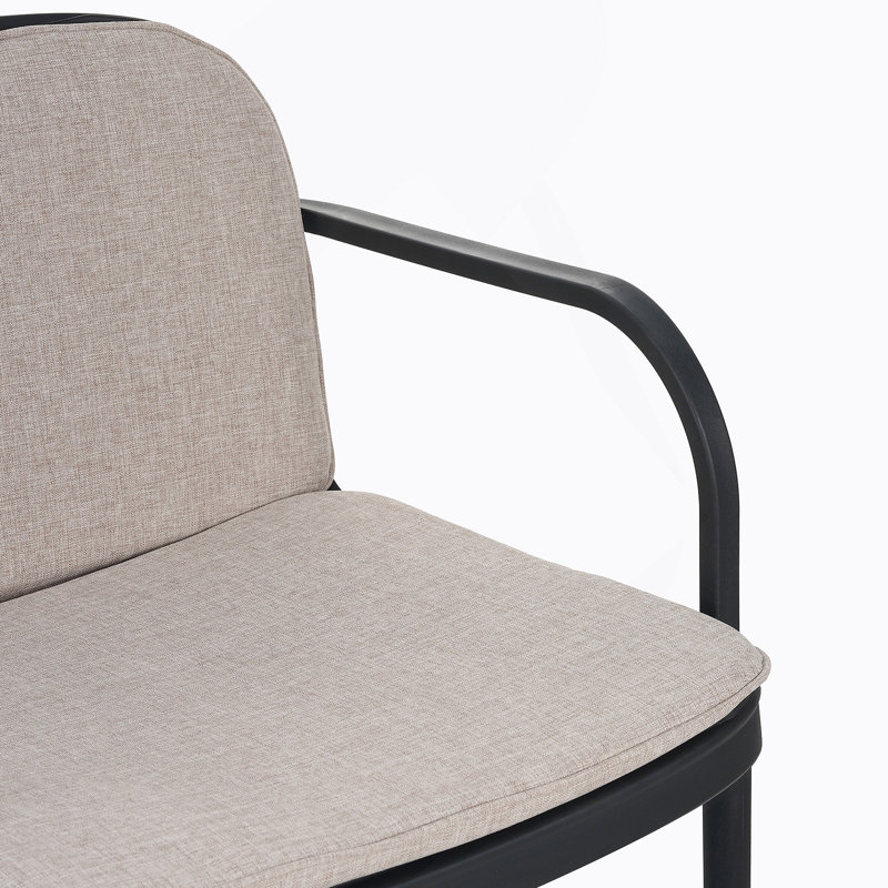 Ensemble de conversation d'extérieur 3 pièces PP, cadre noir avec coussin beige (2 fauteuils club et 1 causeuse)