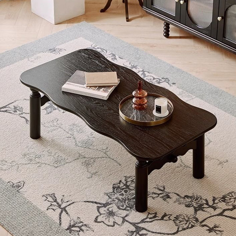 Table basse rétro de style français., Noir, noir, noir, noir
