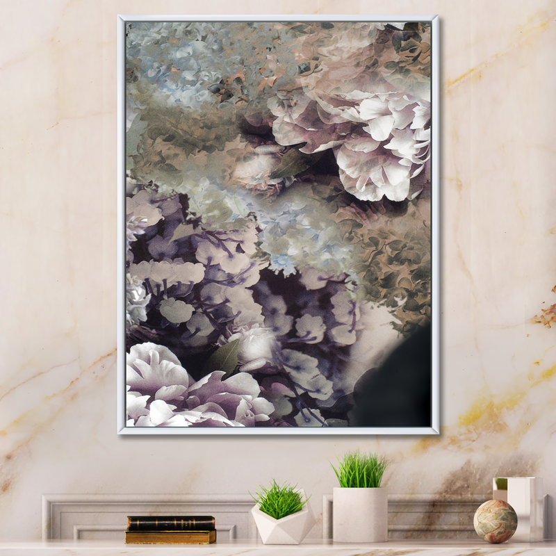 «Grunge Silk Nature Flower II», reproduction d'art sur toile, H 20 po x l 12 po x P 1 po, Cadre flottant blanc
