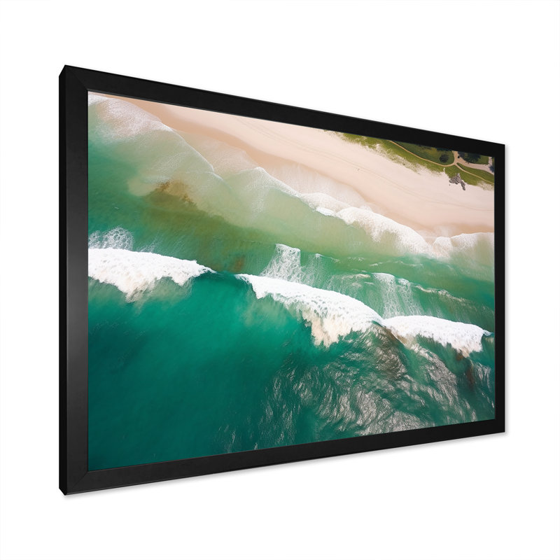 Vagues vertes vue aérienne III - plage, art mural, Cadre d'angle fermé noir, H 16 po x l 32 po x P 1 po