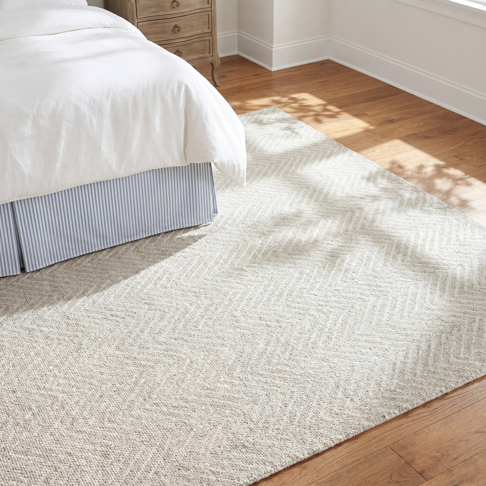 Aldin Hand-Tufted Chevron Rug, Rectangle 7'6" x 9'6"