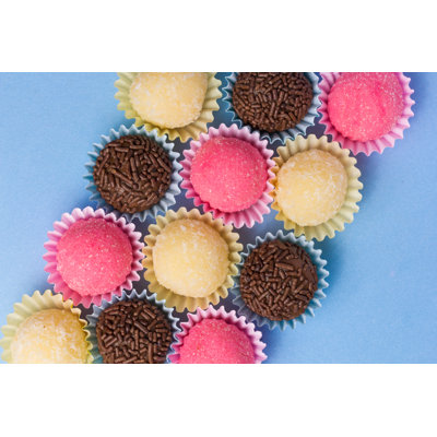 Brigadeiro Beijinho - Wrapped Canvas Print
