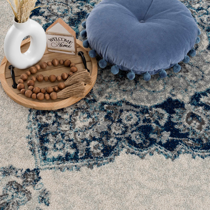 Douglass Oriental Indoor Rug, Runner 2'7" x 7'3"