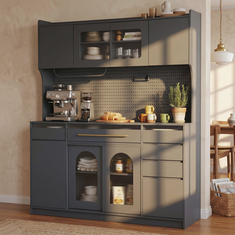 Armoire de rangement sur pied l 63 po, grande armoire de rangement pour bar à café, avec panneau perforé, porte-serviettes, prise de courant, 6 tiroirs, 5 armoires avec tablettes réglables, facile à assembler