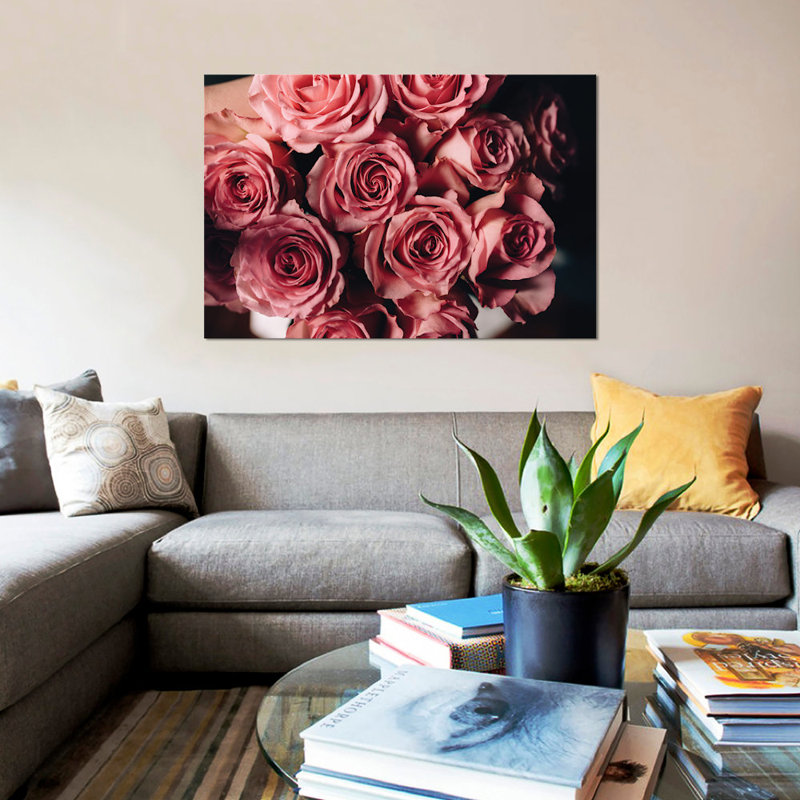 «Pink Roses on Top», reproduction de photo sur toile, H 18 po x l 26 po x P 1,5 po, Toile avec cadre noir, Pas de tapis