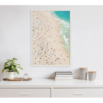 Impression sur toile encadrée, "Plage bondée par dessus" par Amy Peterson