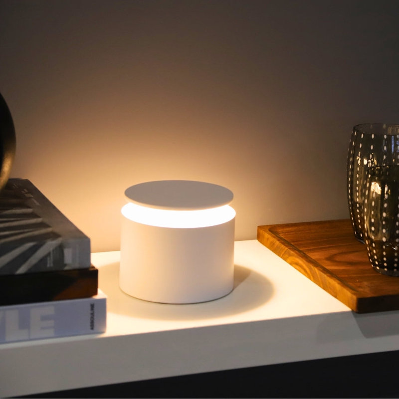 Pushup Pro Table Lamp, White