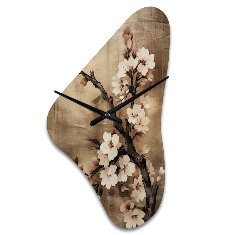 Horloge murale asymétrique en métal Katry, Médium