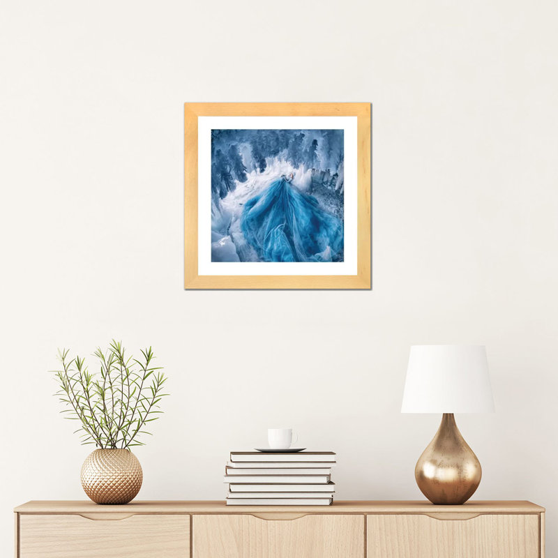«Ice Cave with Shaggy Icicles» par Hobopeeba - reproduction d'art, Blanc, H 16 po x l 16 po x p 1 po