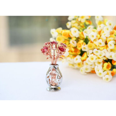 Bouquet de fleurs et sculpture vase