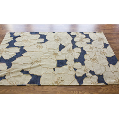 Ineva Wool Floral Indoor Rug