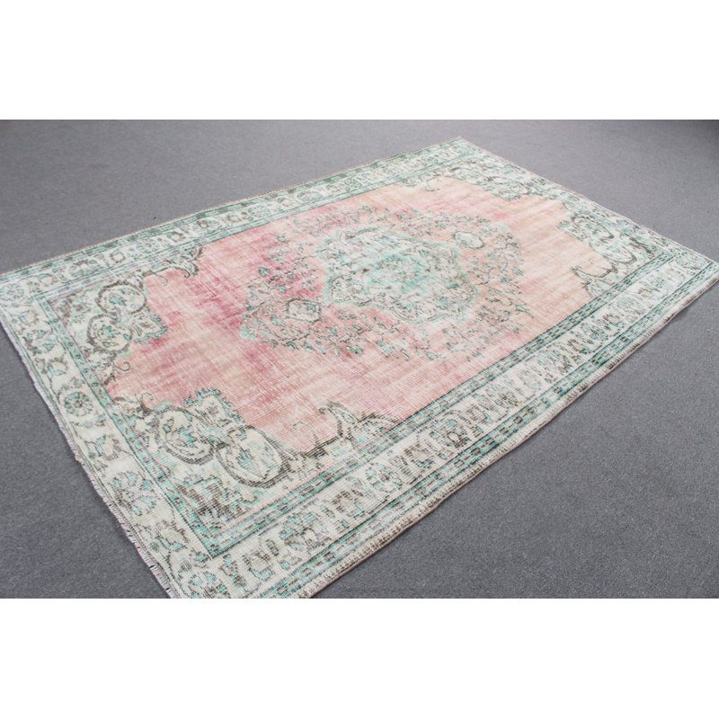 Grand tapis turc beige de style anatolien rétro, idéal pour les salons avec un design oriental et une influence Oushak authentique