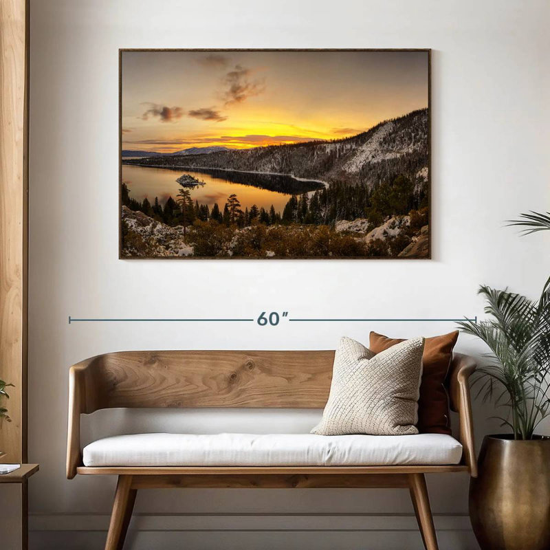 Lever du soleil sur le lac Tahoe, 46 po x 31 po, Cadre flottant noyer