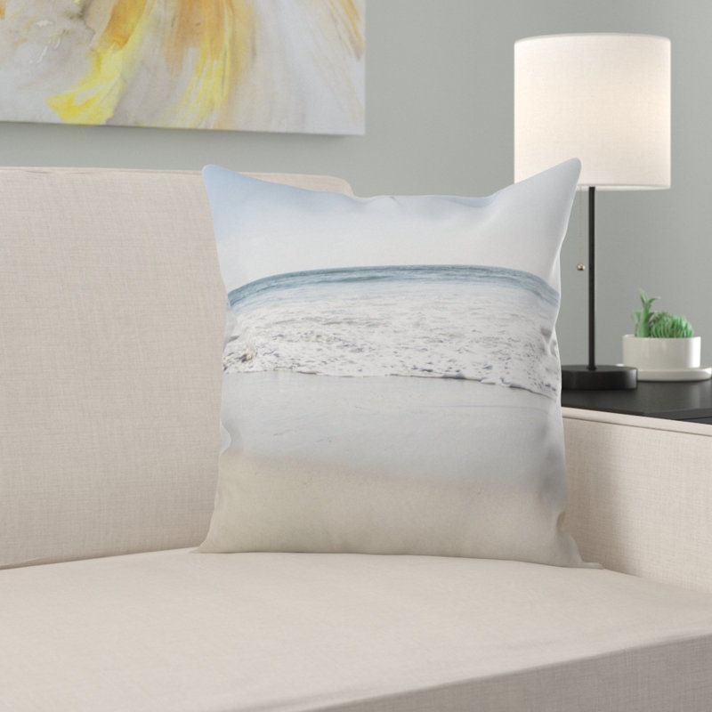 Coussin décoratif intérieur / extérieur Bree Madden Sea Sky, 18 po x 18 po